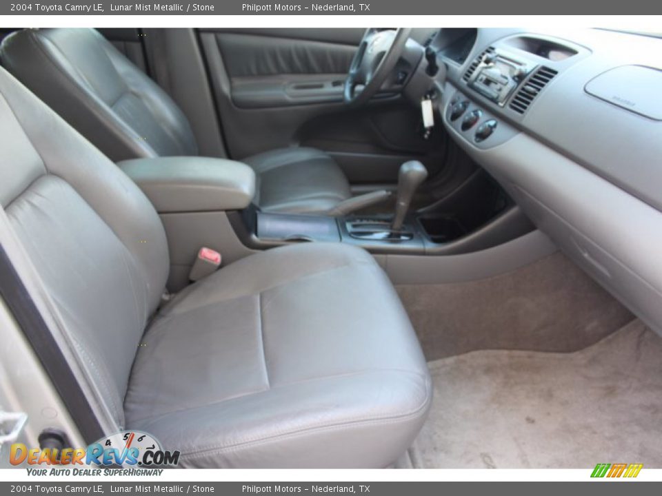 2004 Toyota Camry LE Lunar Mist Metallic / Stone Photo #23