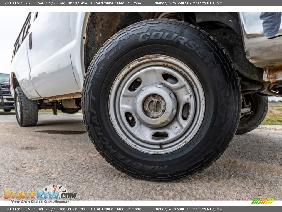 2010 Ford F250 Super Duty XL Regular Cab 4x4 Oxford White / Medium Stone Photo #2