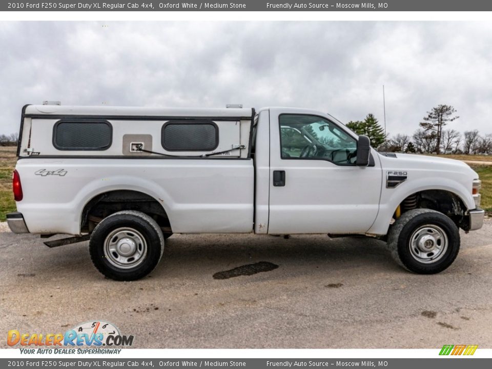 2010 Ford F250 Super Duty XL Regular Cab 4x4 Oxford White / Medium Stone Photo #3