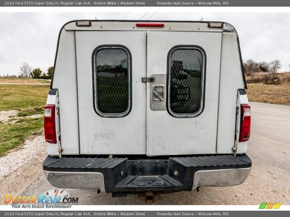 2010 Ford F250 Super Duty XL Regular Cab 4x4 Oxford White / Medium Stone Photo #5