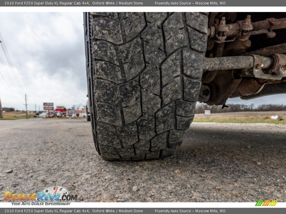 2010 Ford F250 Super Duty XL Regular Cab 4x4 Oxford White / Medium Stone Photo #11