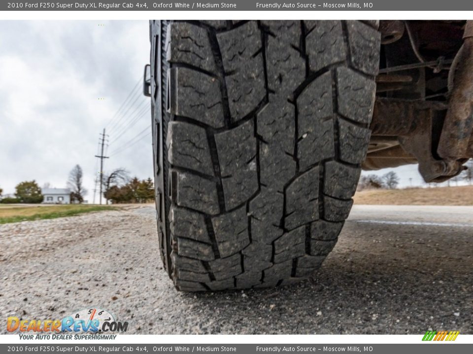 2010 Ford F250 Super Duty XL Regular Cab 4x4 Oxford White / Medium Stone Photo #15