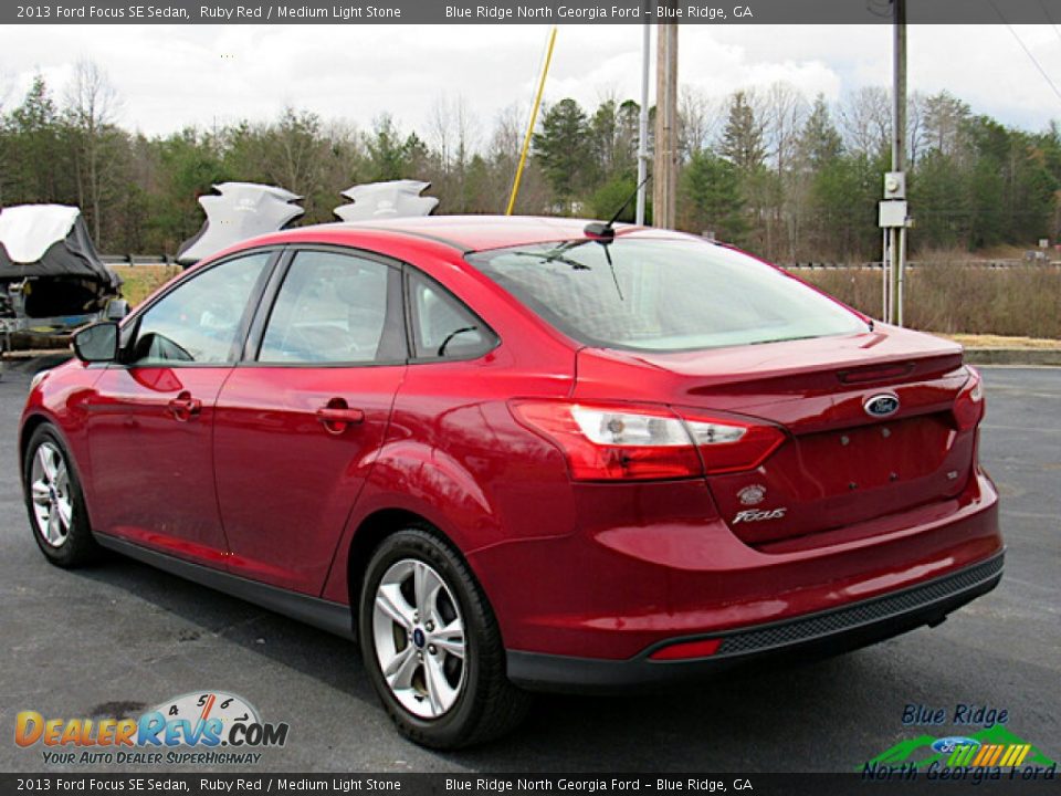 2013 Ford Focus SE Sedan Ruby Red / Medium Light Stone Photo #3