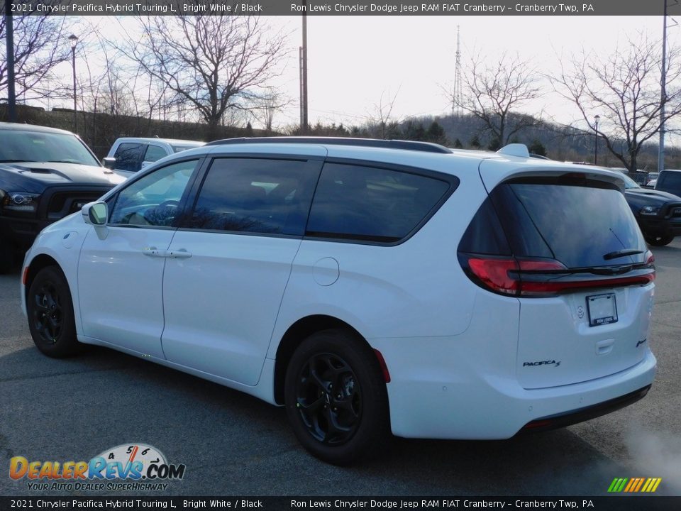 2021 Chrysler Pacifica Hybrid Touring L Bright White / Black Photo #8