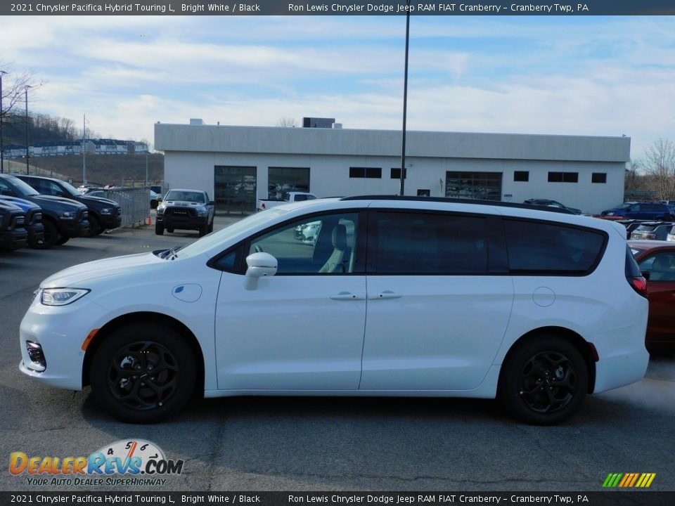 2021 Chrysler Pacifica Hybrid Touring L Bright White / Black Photo #9