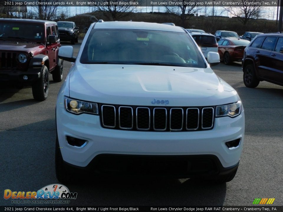 2021 Jeep Grand Cherokee Laredo 4x4 Bright White / Light Frost Beige/Black Photo #2