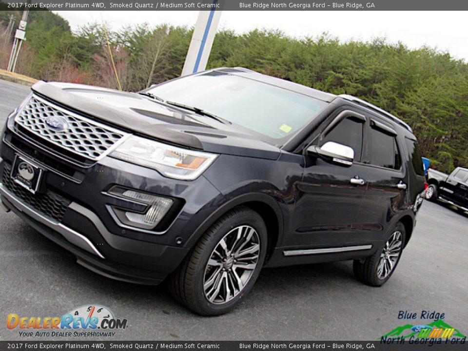 2017 Ford Explorer Platinum 4WD Smoked Quartz / Medium Soft Ceramic Photo #26