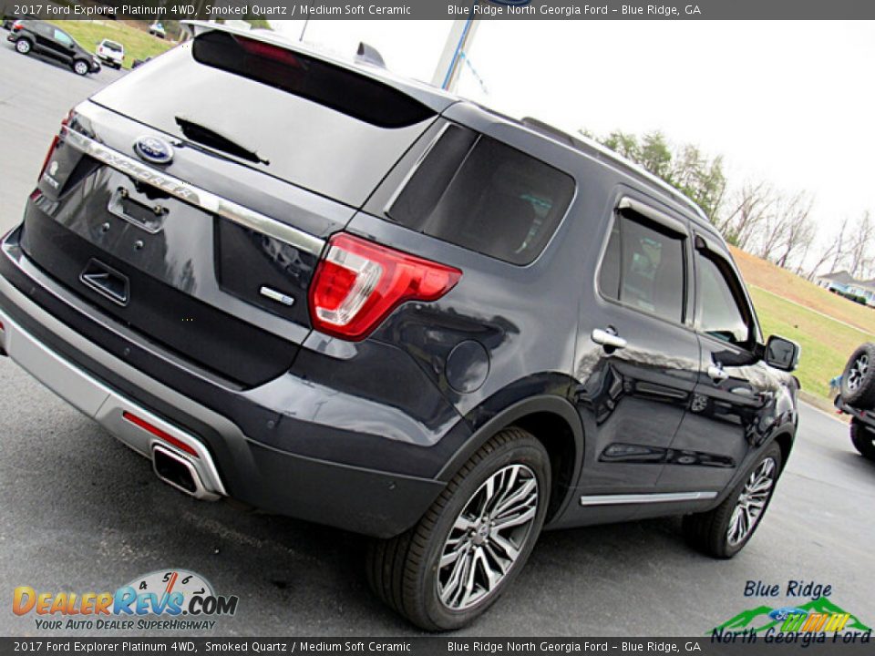 2017 Ford Explorer Platinum 4WD Smoked Quartz / Medium Soft Ceramic Photo #28