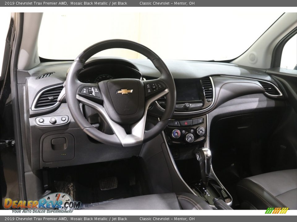 Dashboard of 2019 Chevrolet Trax Premier AWD Photo #6