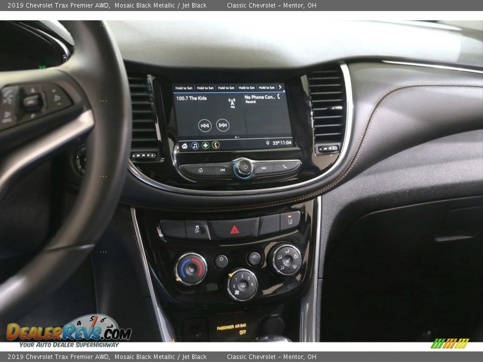 Controls of 2019 Chevrolet Trax Premier AWD Photo #9