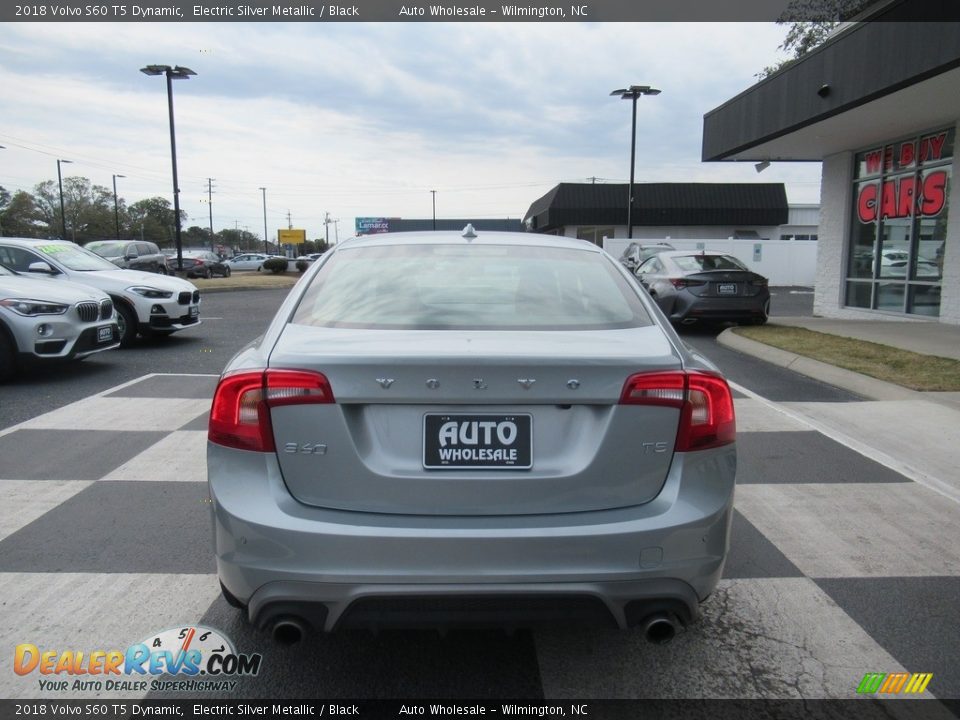 2018 Volvo S60 T5 Dynamic Electric Silver Metallic / Black Photo #4