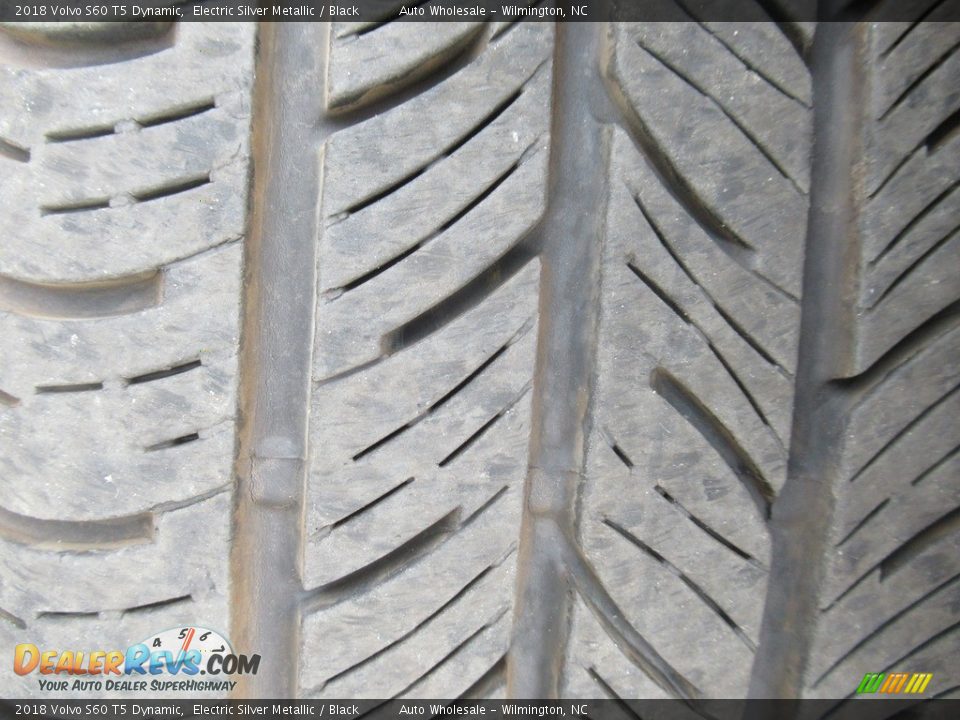 2018 Volvo S60 T5 Dynamic Electric Silver Metallic / Black Photo #9