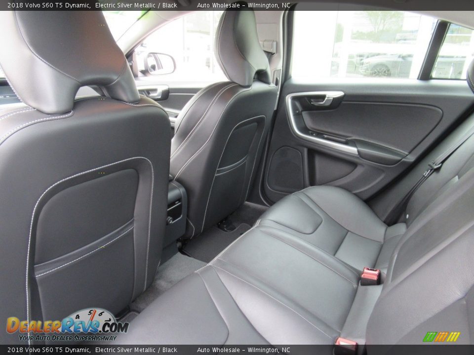 2018 Volvo S60 T5 Dynamic Electric Silver Metallic / Black Photo #11