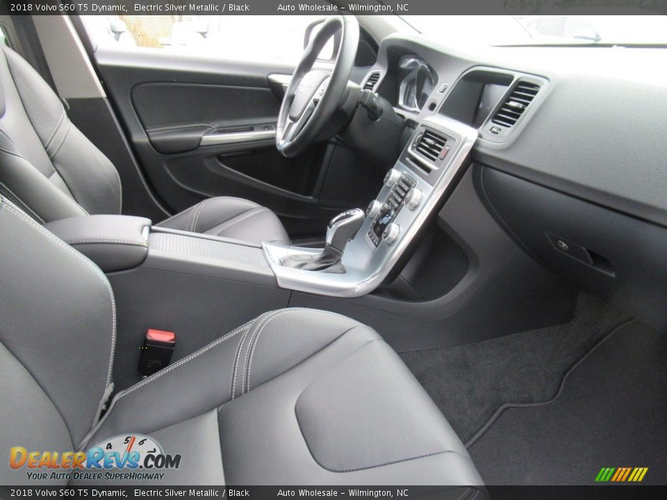 2018 Volvo S60 T5 Dynamic Electric Silver Metallic / Black Photo #12