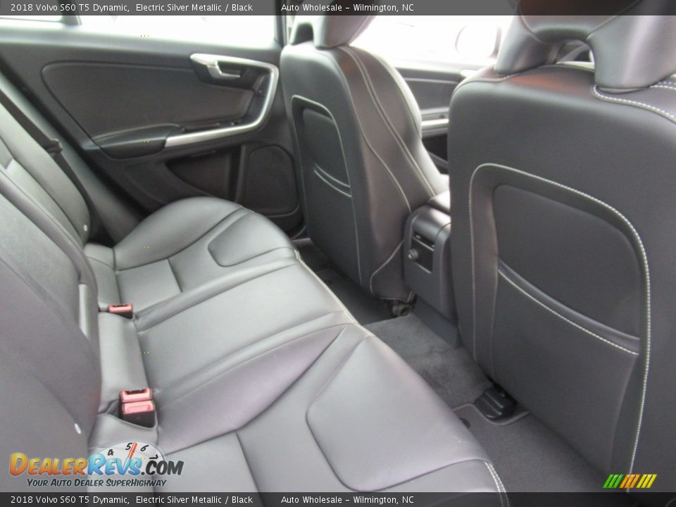 2018 Volvo S60 T5 Dynamic Electric Silver Metallic / Black Photo #13