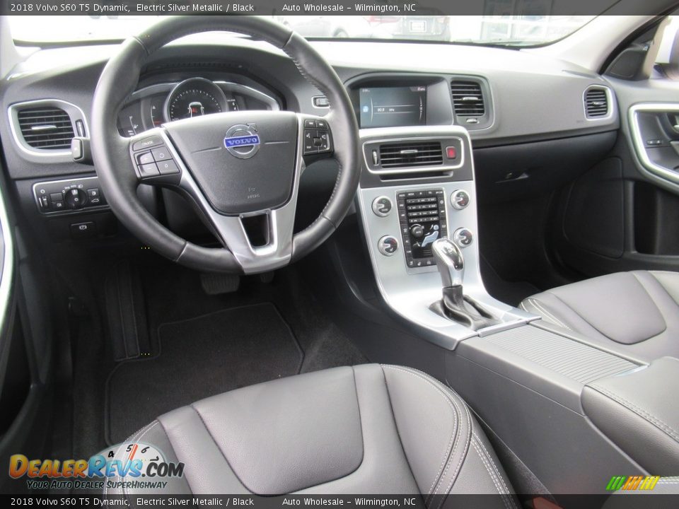 2018 Volvo S60 T5 Dynamic Electric Silver Metallic / Black Photo #15