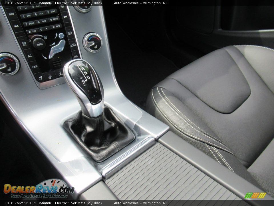 2018 Volvo S60 T5 Dynamic Electric Silver Metallic / Black Photo #19