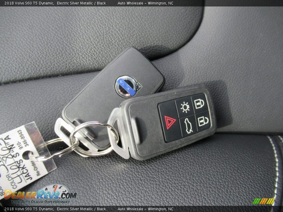 2018 Volvo S60 T5 Dynamic Electric Silver Metallic / Black Photo #20