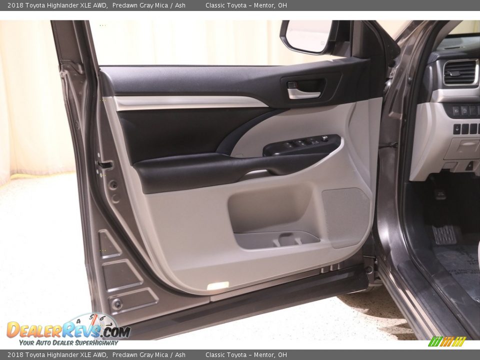2018 Toyota Highlander XLE AWD Predawn Gray Mica / Ash Photo #4