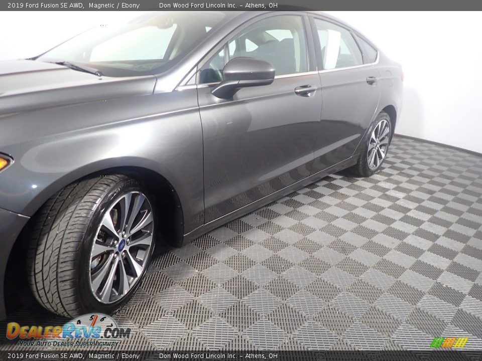 2019 Ford Fusion SE AWD Magnetic / Ebony Photo #11
