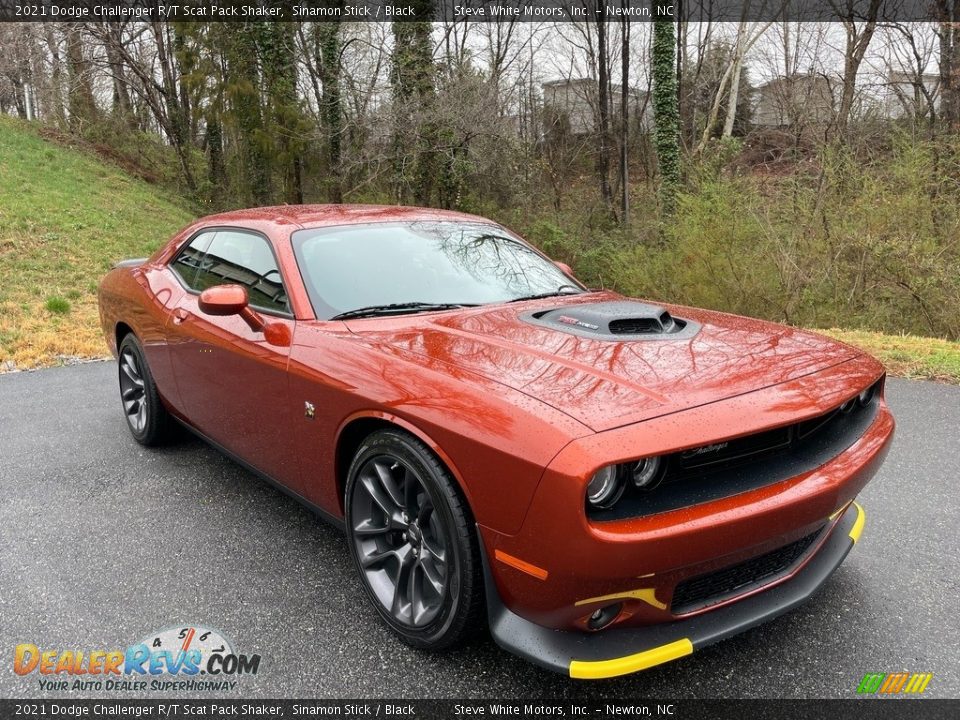 Front 3/4 View of 2021 Dodge Challenger R/T Scat Pack Shaker Photo #4