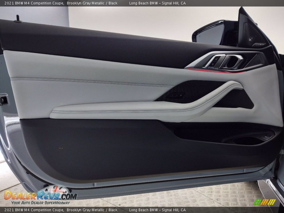 Door Panel of 2021 BMW M4 Competition Coupe Photo #10