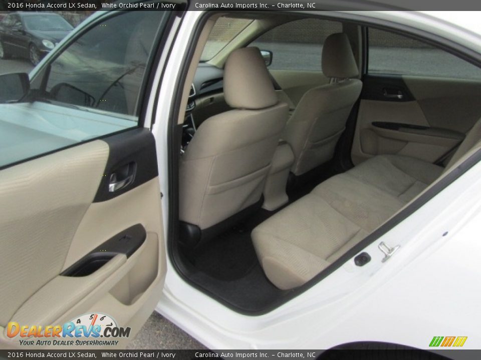 2016 Honda Accord LX Sedan White Orchid Pearl / Ivory Photo #18