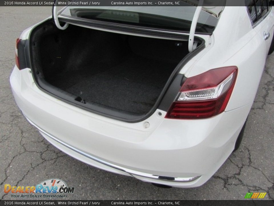 2016 Honda Accord LX Sedan White Orchid Pearl / Ivory Photo #19