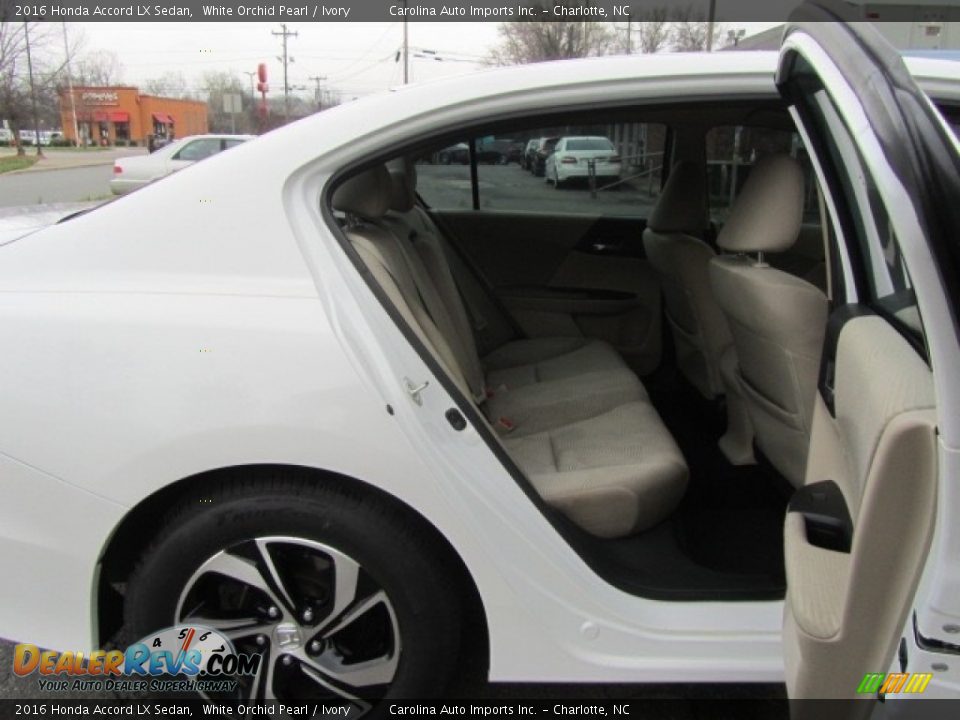 2016 Honda Accord LX Sedan White Orchid Pearl / Ivory Photo #24