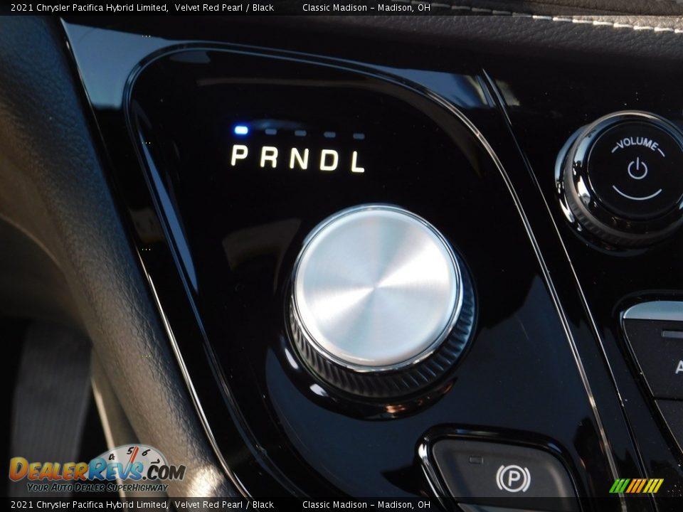 2021 Chrysler Pacifica Hybrid Limited Velvet Red Pearl / Black Photo #9