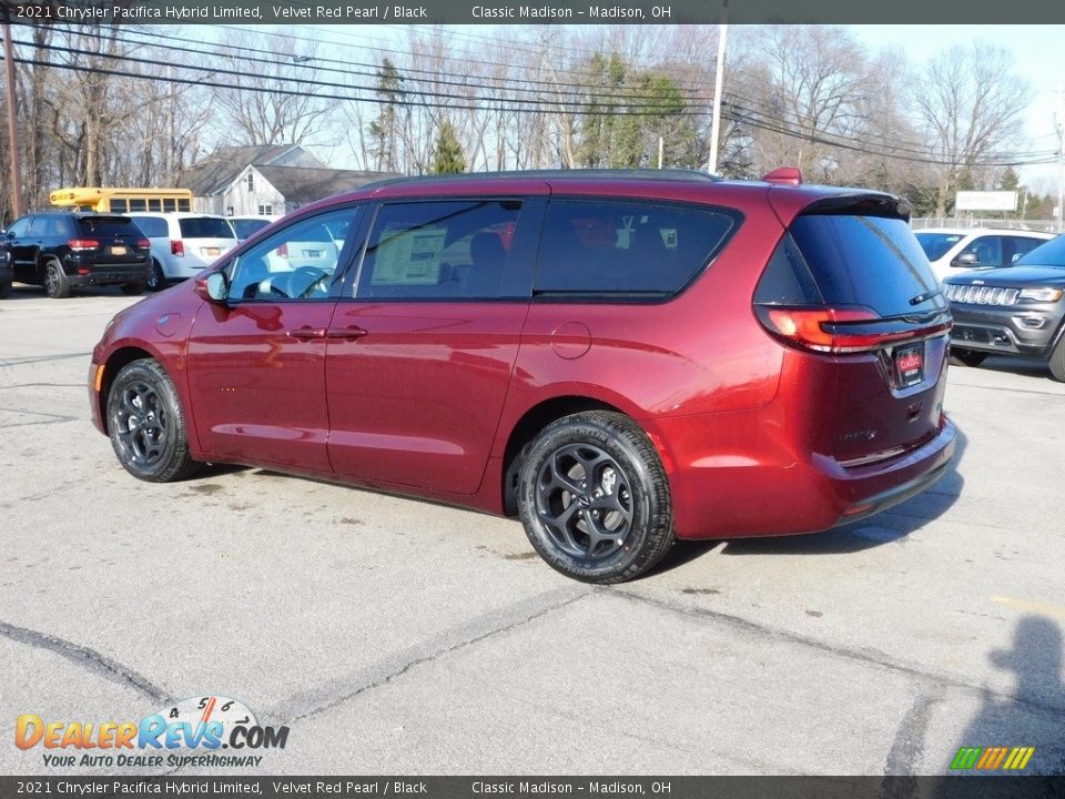 2021 Chrysler Pacifica Hybrid Limited Velvet Red Pearl / Black Photo #13
