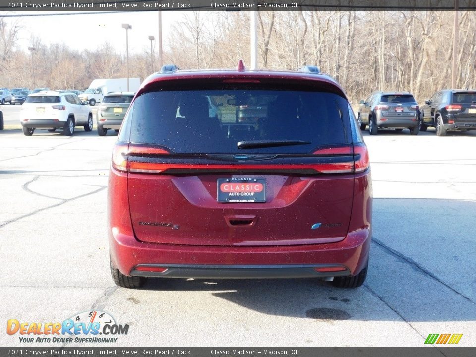 2021 Chrysler Pacifica Hybrid Limited Velvet Red Pearl / Black Photo #14