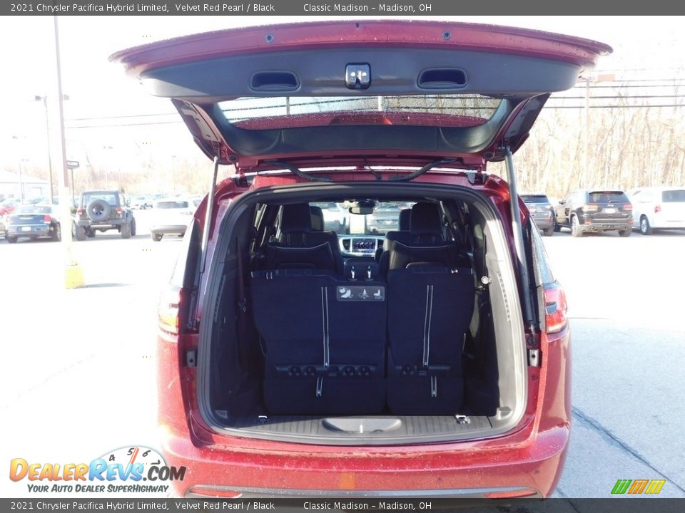 2021 Chrysler Pacifica Hybrid Limited Velvet Red Pearl / Black Photo #15