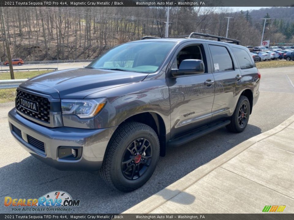 Front 3/4 View of 2021 Toyota Sequoia TRD Pro 4x4 Photo #14