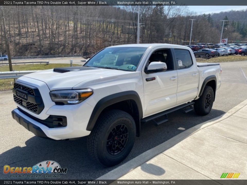 Front 3/4 View of 2021 Toyota Tacoma TRD Pro Double Cab 4x4 Photo #14