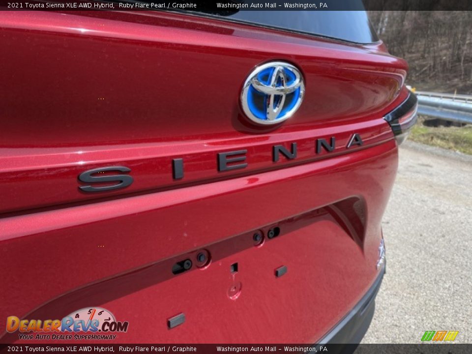 2021 Toyota Sienna XLE AWD Hybrid Ruby Flare Pearl / Graphite Photo #25