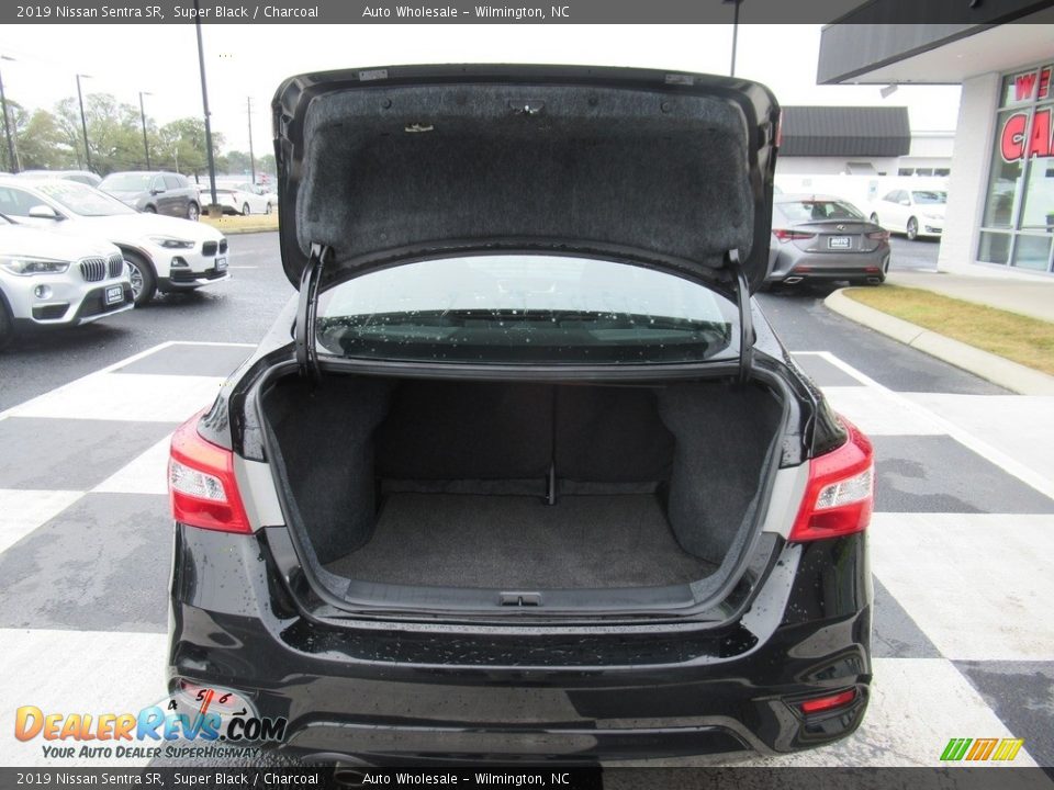 2019 Nissan Sentra SR Super Black / Charcoal Photo #5