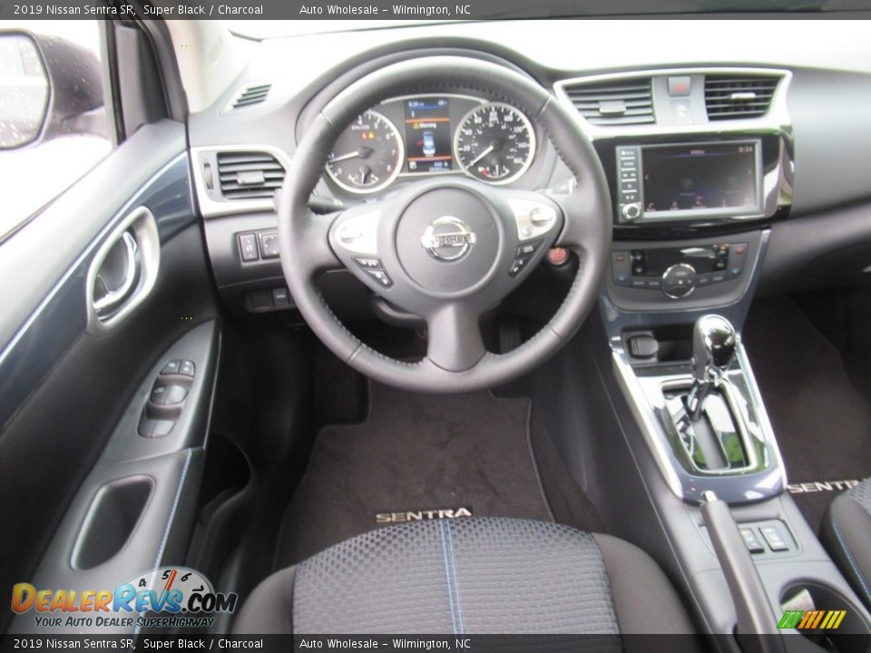 2019 Nissan Sentra SR Super Black / Charcoal Photo #15