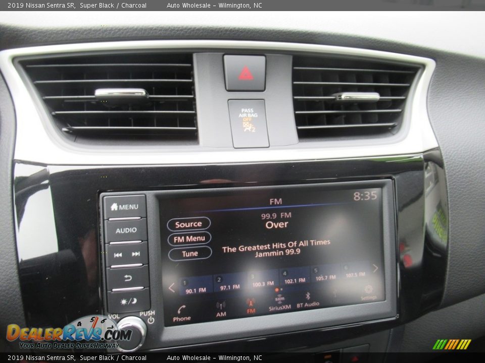 2019 Nissan Sentra SR Super Black / Charcoal Photo #17