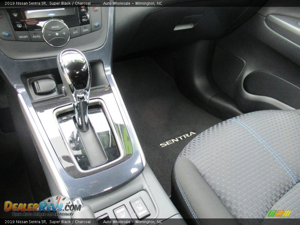 2019 Nissan Sentra SR Super Black / Charcoal Photo #19