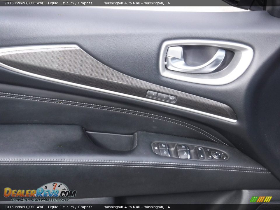 Door Panel of 2016 Infiniti QX60 AWD Photo #17