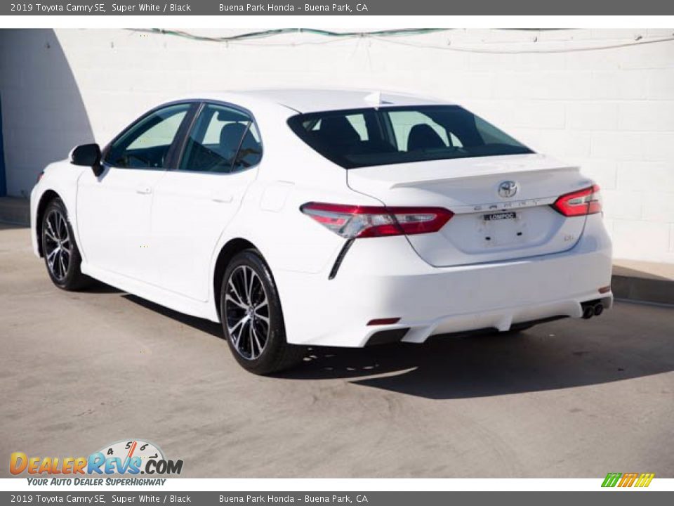 2019 Toyota Camry SE Super White / Black Photo #2