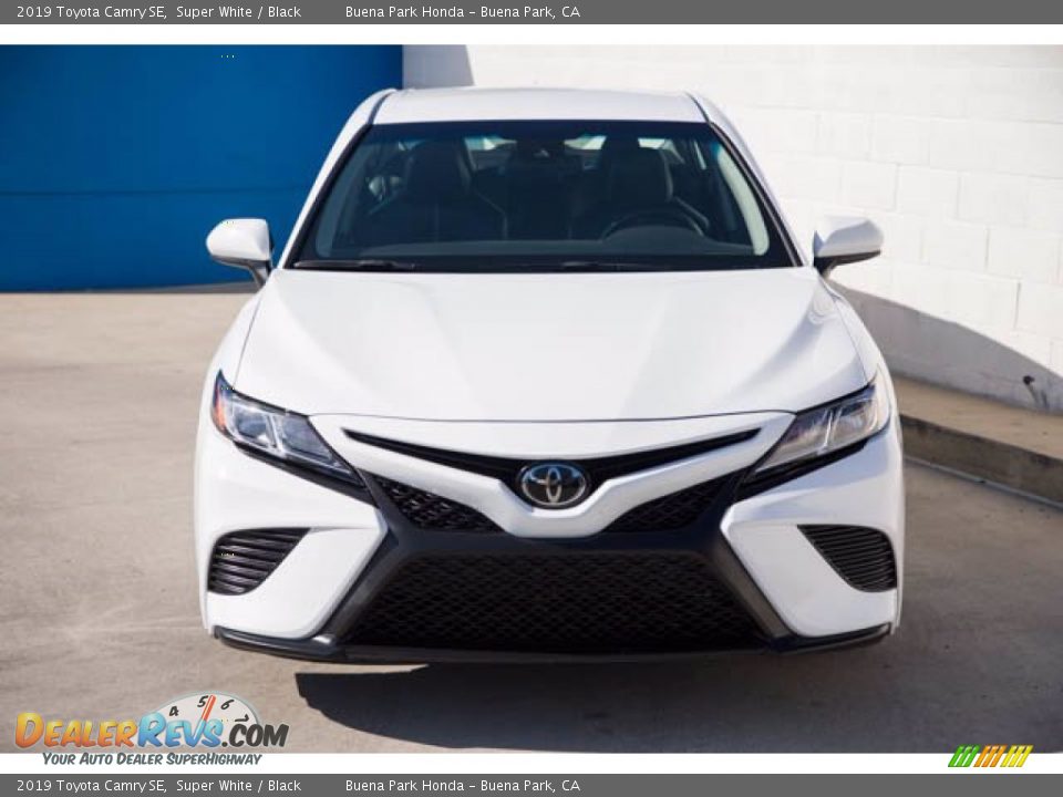 2019 Toyota Camry SE Super White / Black Photo #7