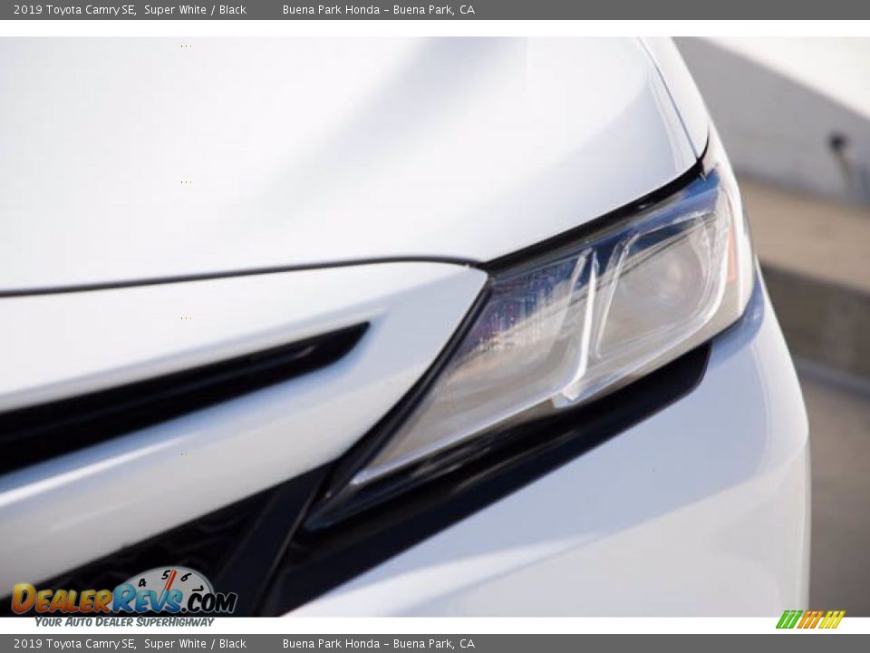 2019 Toyota Camry SE Super White / Black Photo #9