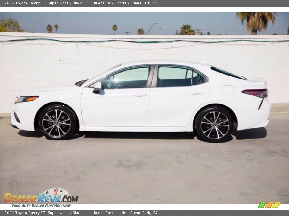 2019 Toyota Camry SE Super White / Black Photo #10