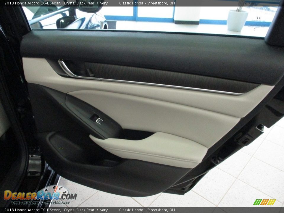 2018 Honda Accord EX-L Sedan Crystal Black Pearl / Ivory Photo #18