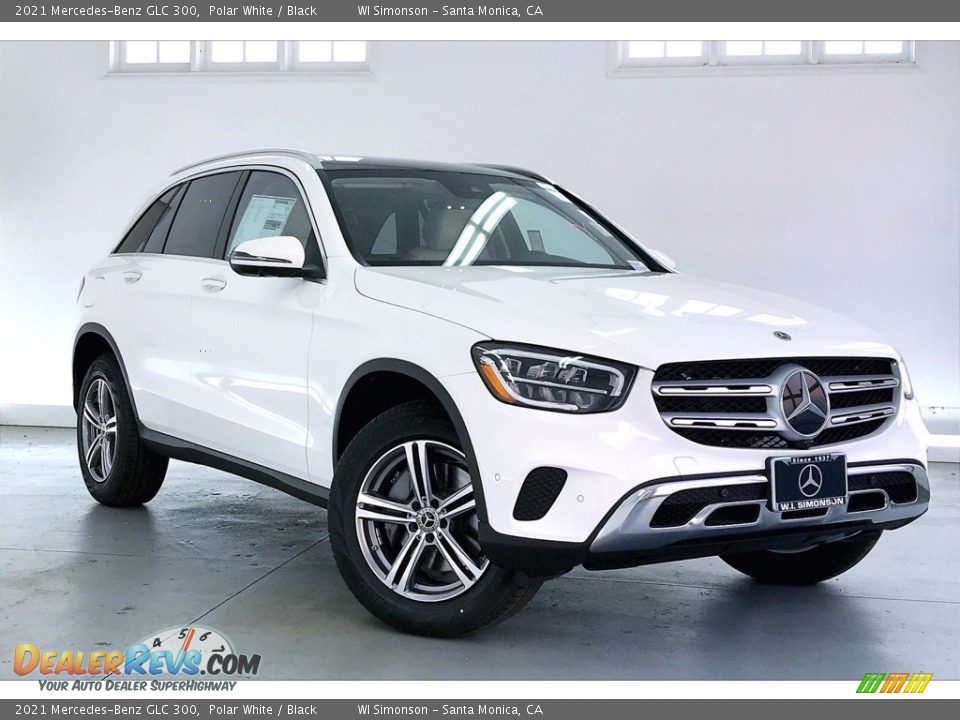 Front 3/4 View of 2021 Mercedes-Benz GLC 300 Photo #12