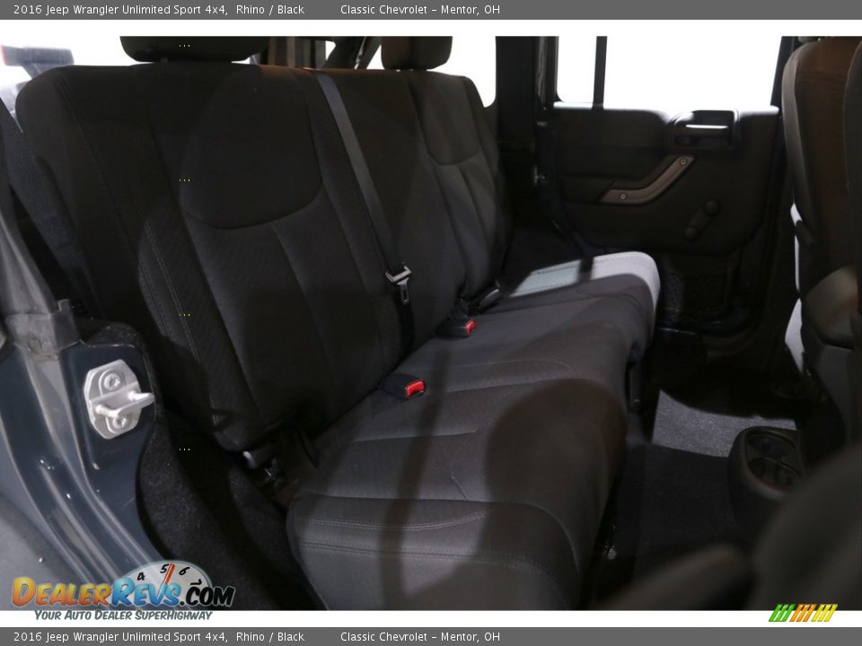 2016 Jeep Wrangler Unlimited Sport 4x4 Rhino / Black Photo #12