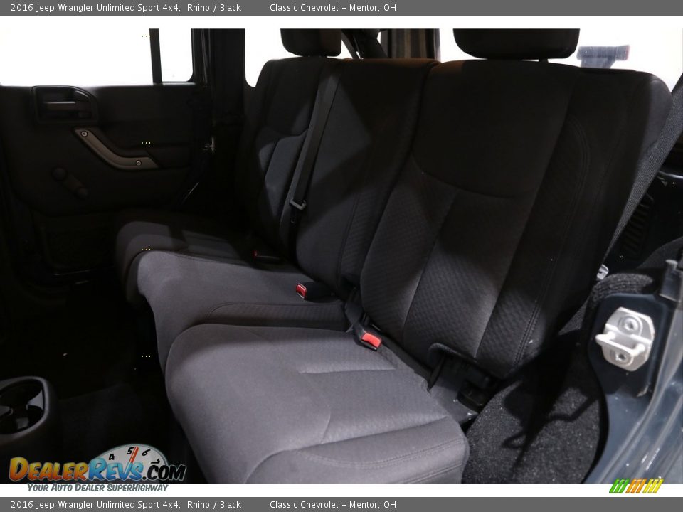 2016 Jeep Wrangler Unlimited Sport 4x4 Rhino / Black Photo #13