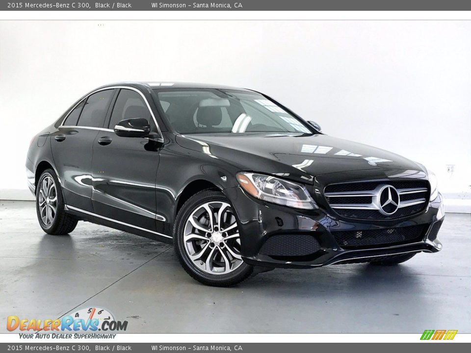 Front 3/4 View of 2015 Mercedes-Benz C 300 Photo #34